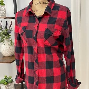 Cute Red and Black Plaid / Checkered Flannel Shirt. Juniors XL. Arizona Brand.